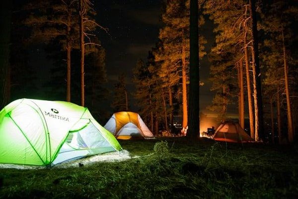 Comment choisir son emplacement, sa tente et son matériel de camping ?